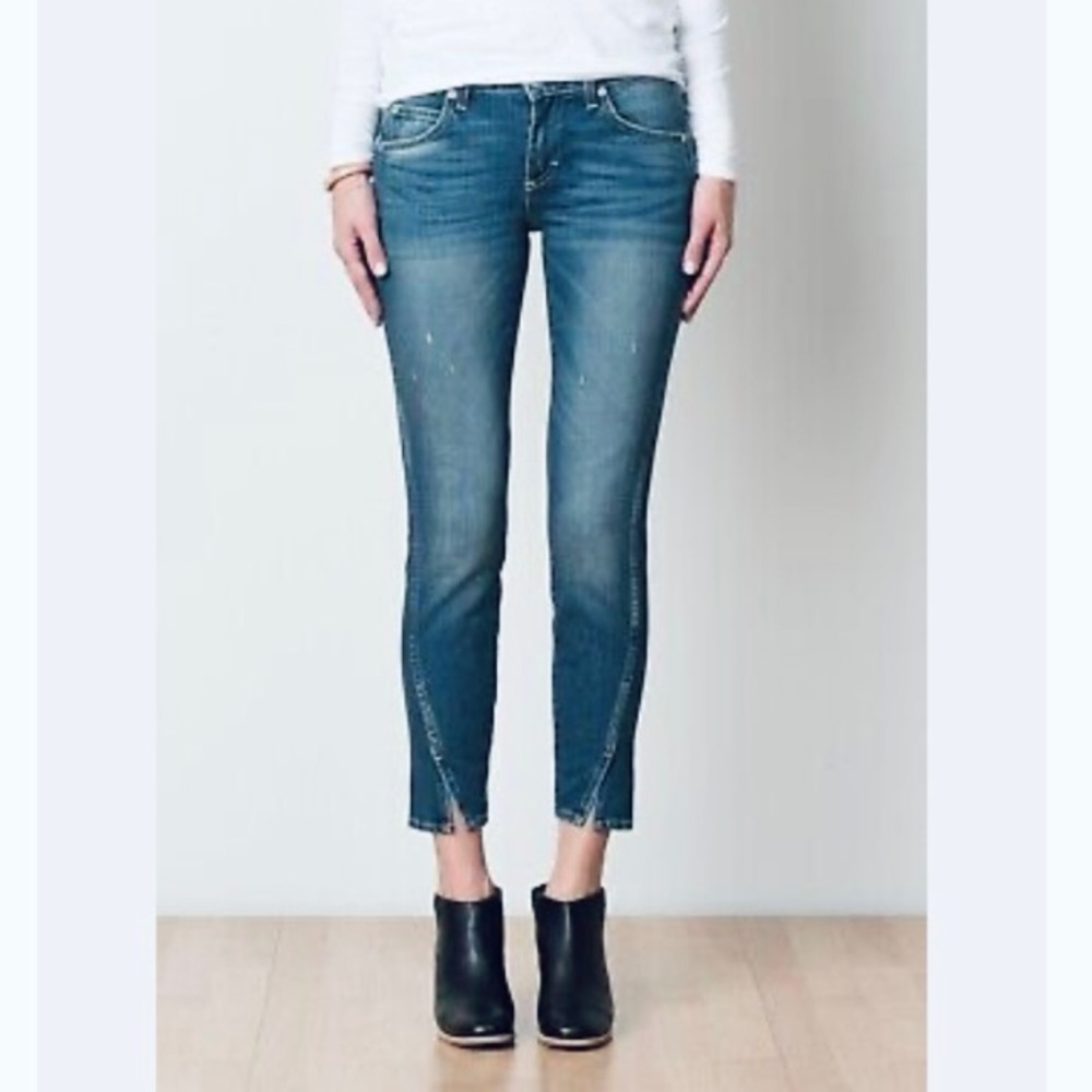 AMO Classic Blue Cropped Jeans